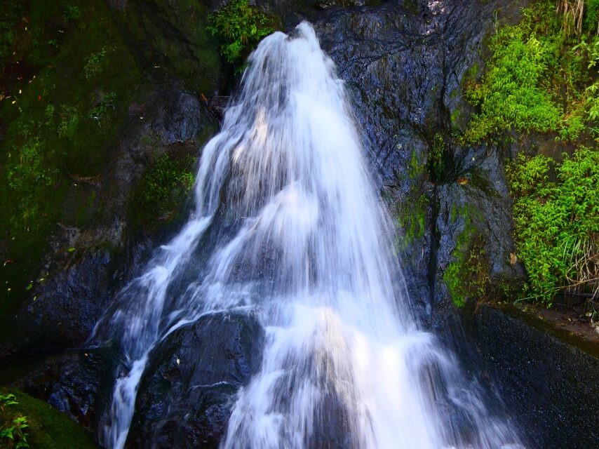井出之河の滝