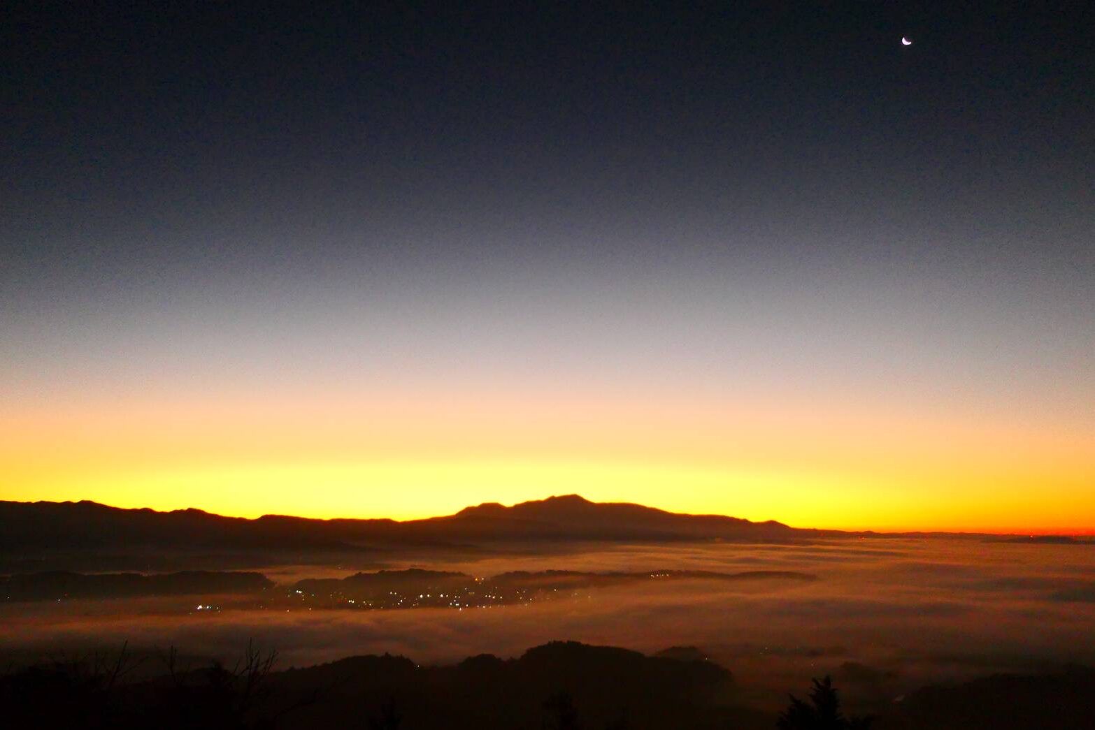 伊佐富士鳥神岡からの星降る夜景-2