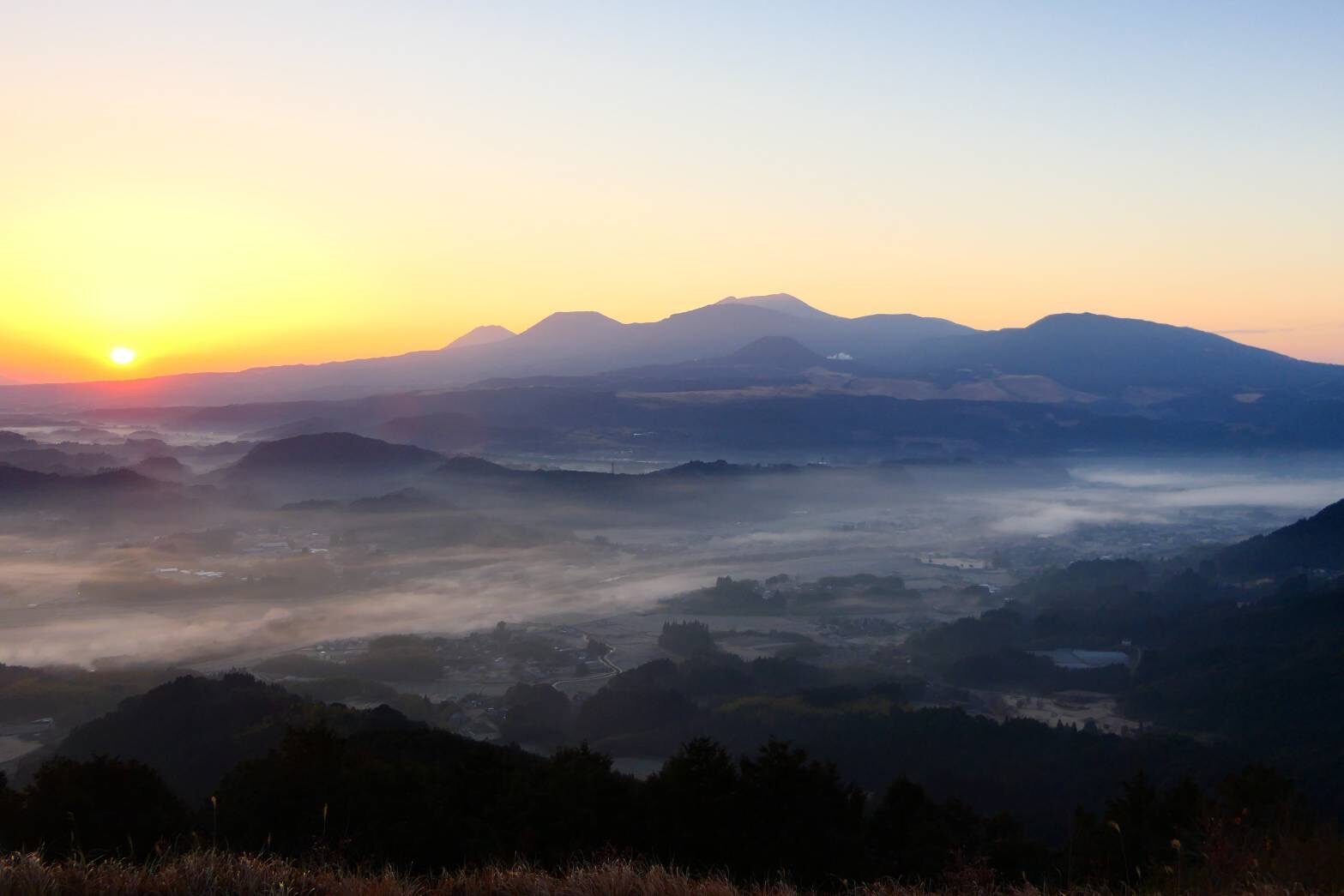 雲海を眼下に絶景のご来光-2