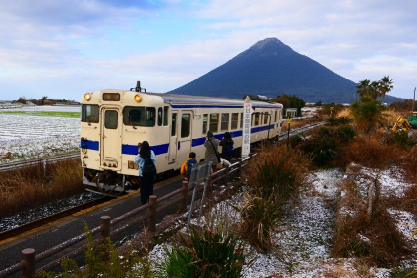 雪化粧の残る西大山駅周辺の絶景-1