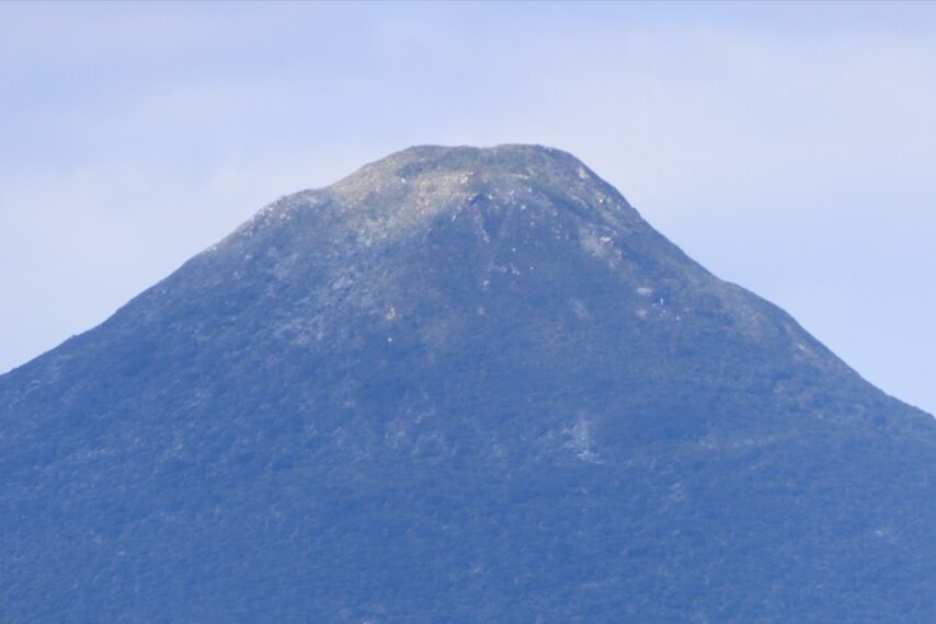 雪化粧の残る西大山駅周辺の絶景-5