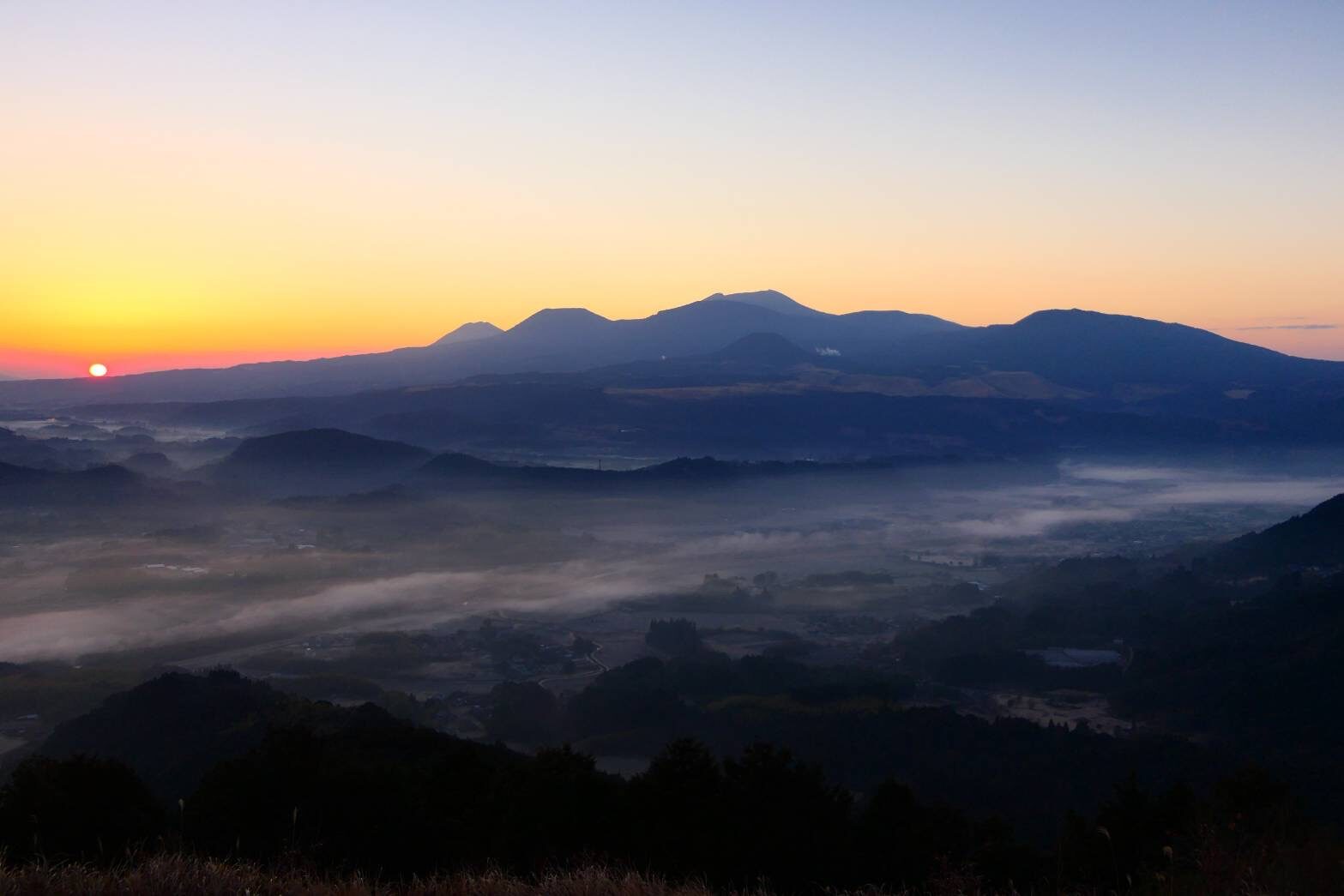 雲海を眼下に絶景のご来光-1