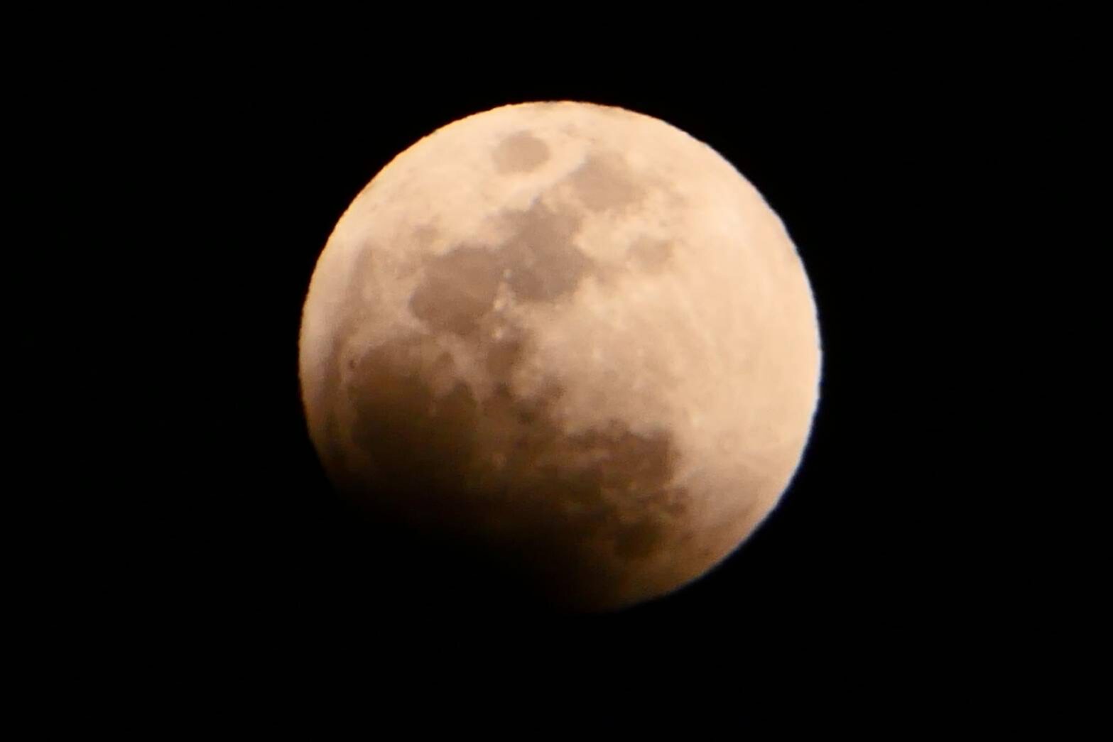 ワームムーンの皆既月食-1